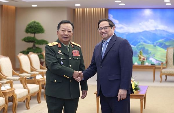 Thủ tướng Chính phủ Phạm Minh Chính tiếp Phó thủ tướng, Bộ trưởng Bộ Quốc phòng Lào Chansamone Chanyalath